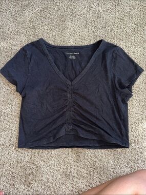 American Eagle Outfitters Black V-Neck Ruched Short Sleeve Crop Tee